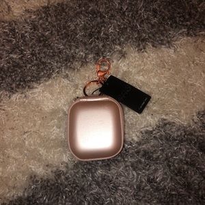 AIRPODS KEYCHAIN/ CASE